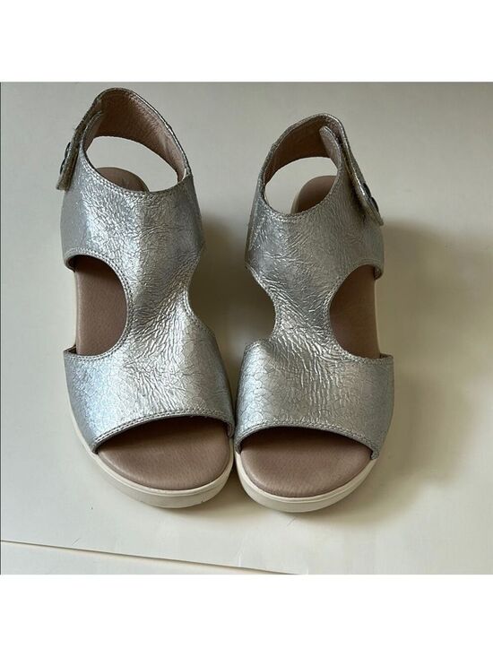 Johnson & Murphy Shoes - Johnson & Murphy Platform Metallic Silver Sandals